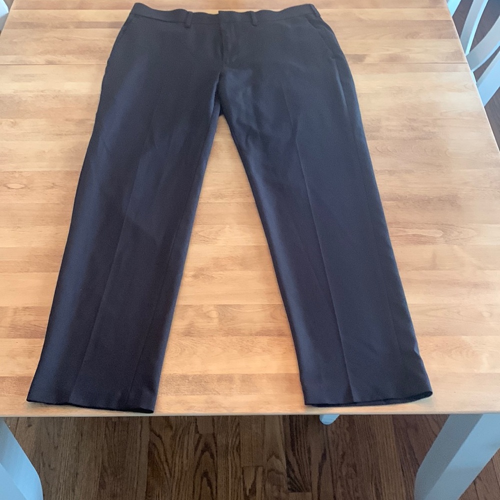 34x30 Haggar black Dress pants.